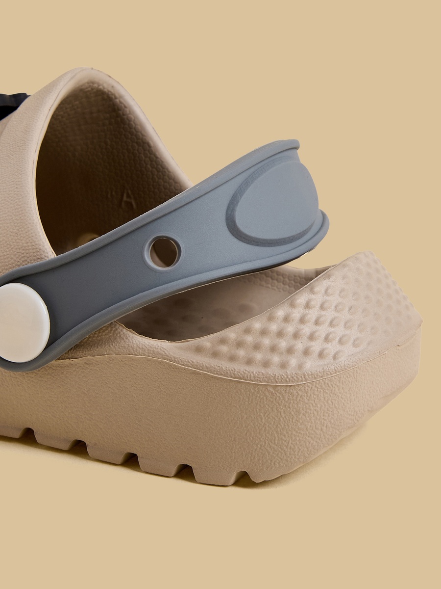 Tom and Jerry Accent Clogs with Backstrap