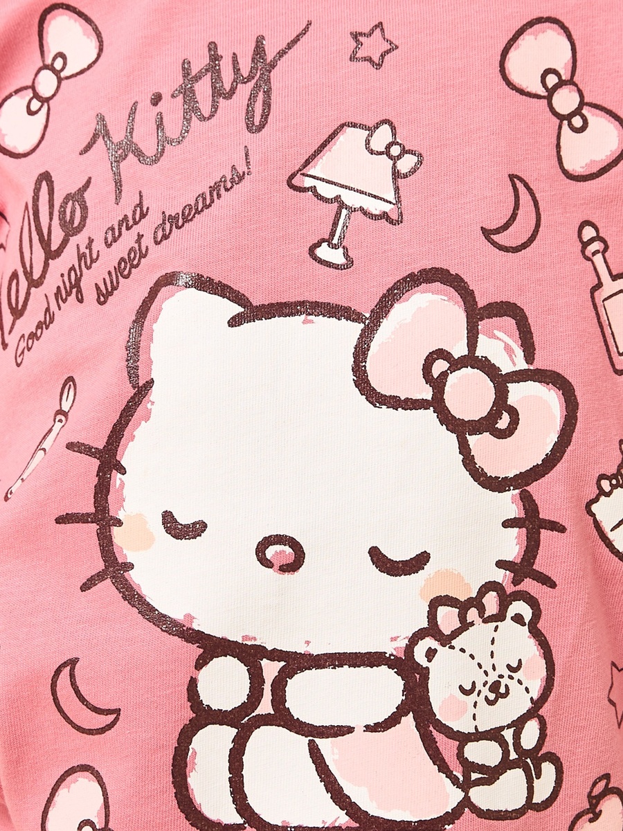 Hello Kitty Print Boxy Cotton T-Shirt