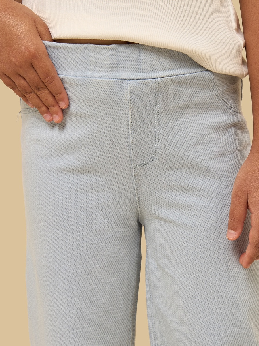 Mid-Rise Relaxed Fit Wide Leg Jeans