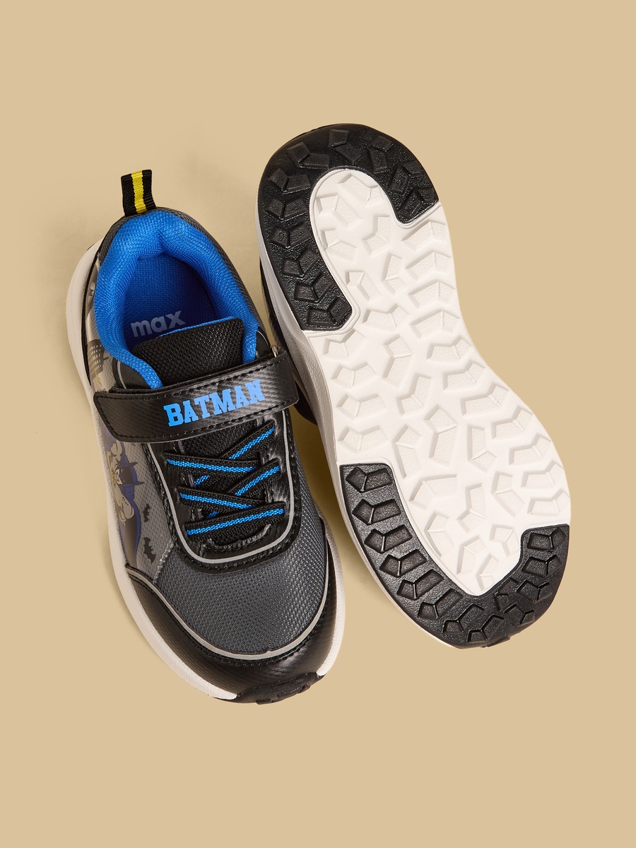 Batman Print Sports Shoes with Hook and Loop Closure