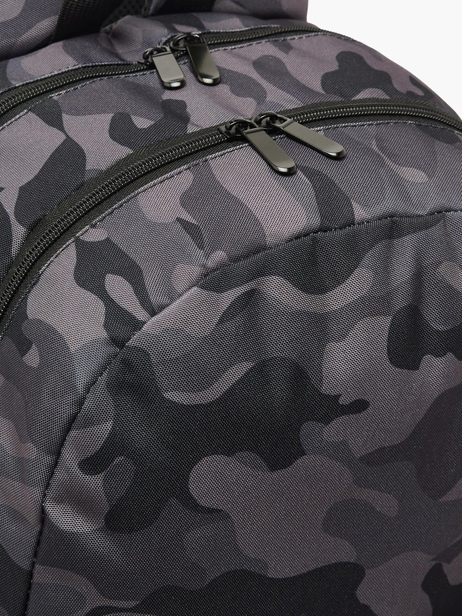 Camouflage Print Backpack with Adjustable Shoulder Straps - 17 inches