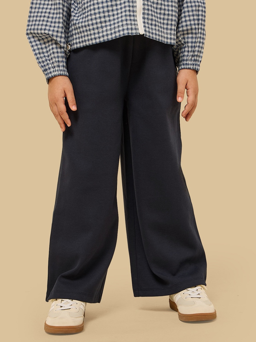 Straight Fit Stretchable Pants with Frill Pockets
