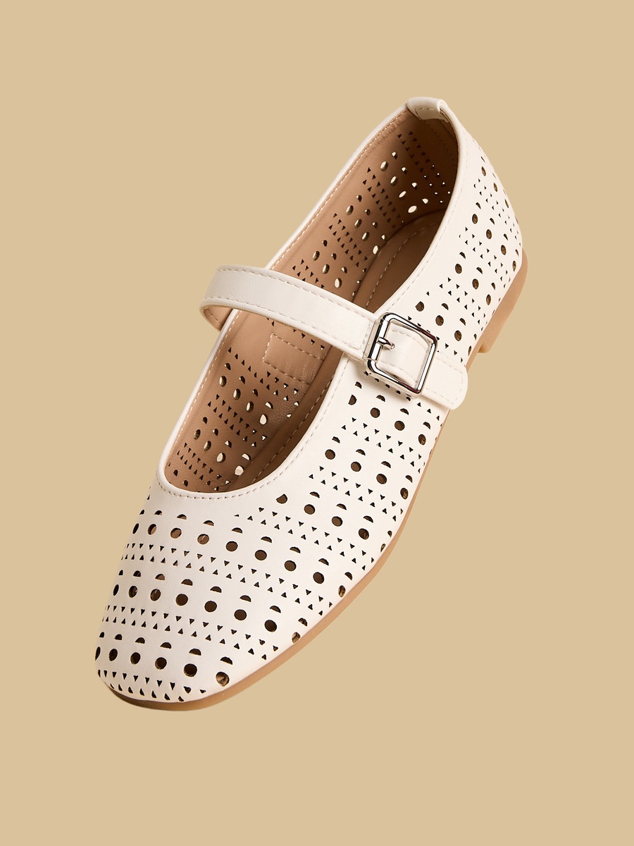 Cutout Design Ballerina Shoes with Buckle Closure