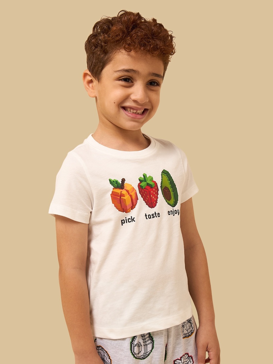 طقم شورت بطبعات فواكه