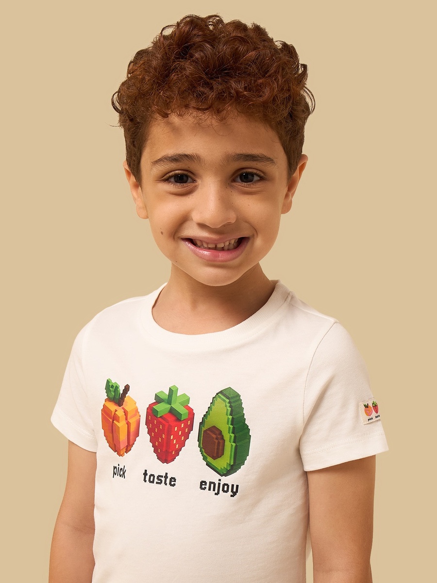 طقم شورت بطبعات فواكه