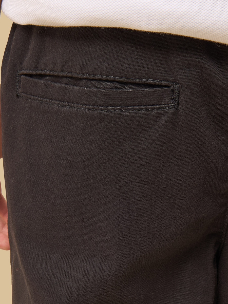 Mid-Rise Shorts