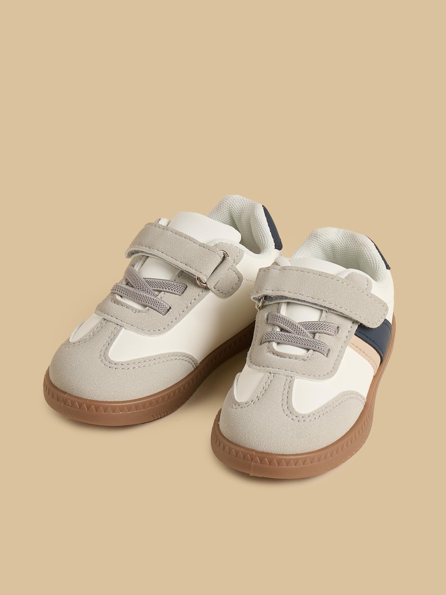 Panelled Sports Shoes with Hook and Loop Closure