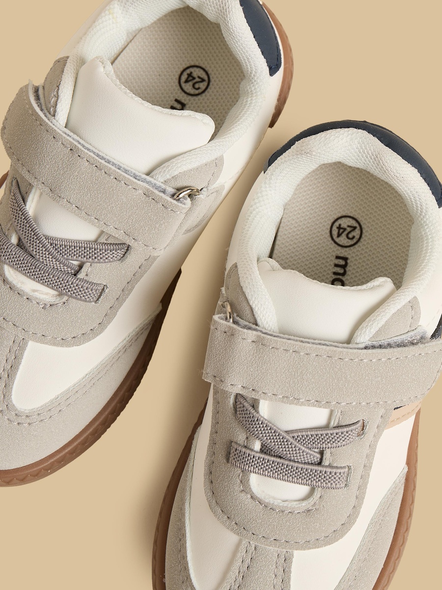 Panelled Sports Shoes with Hook and Loop Closure