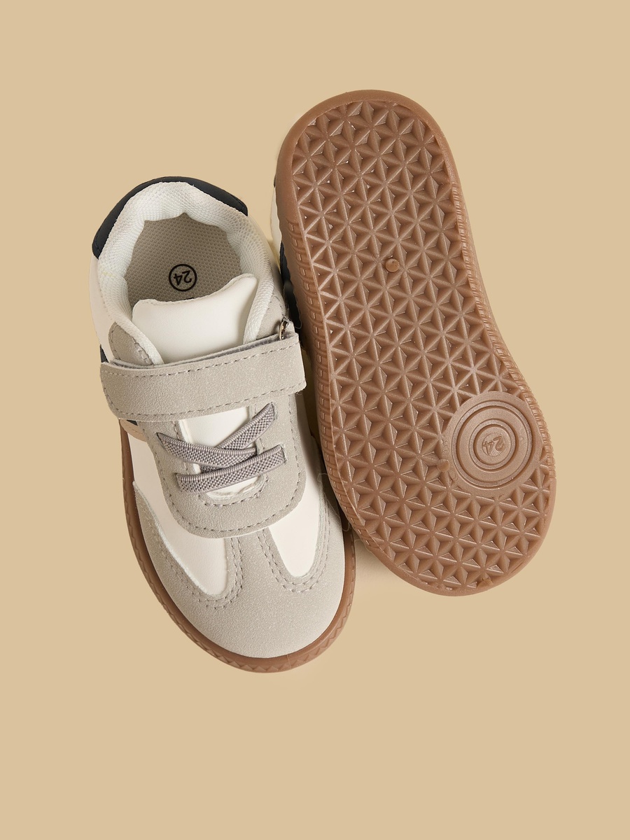 Panelled Sports Shoes with Hook and Loop Closure
