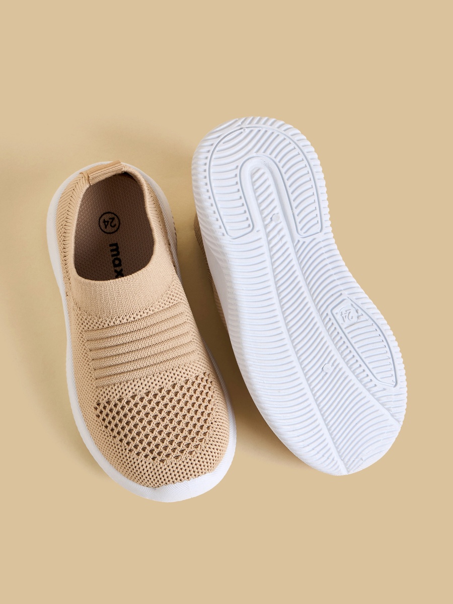 Flyknit Textured Slip-On Sports Shoes