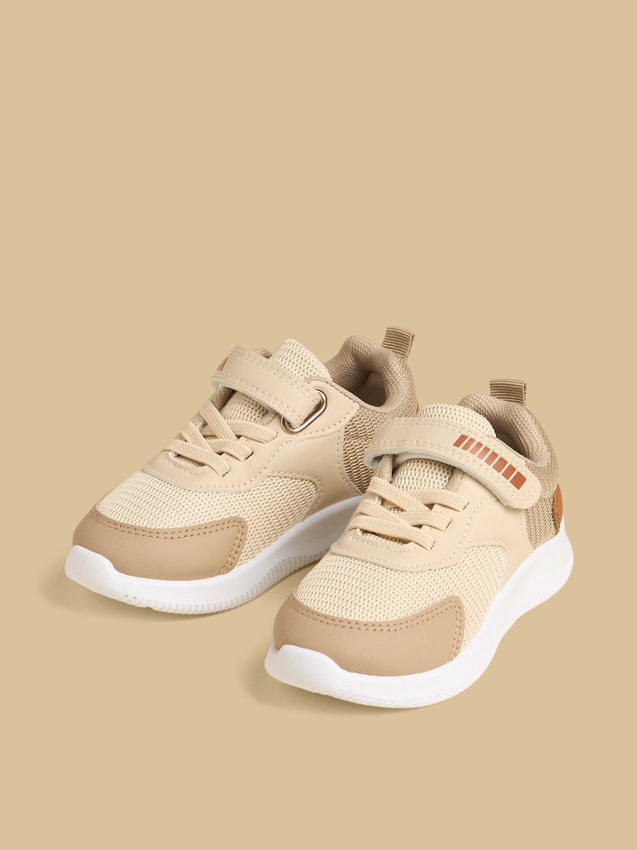 Panelled Sports Shoes with Hook and Loop Closure