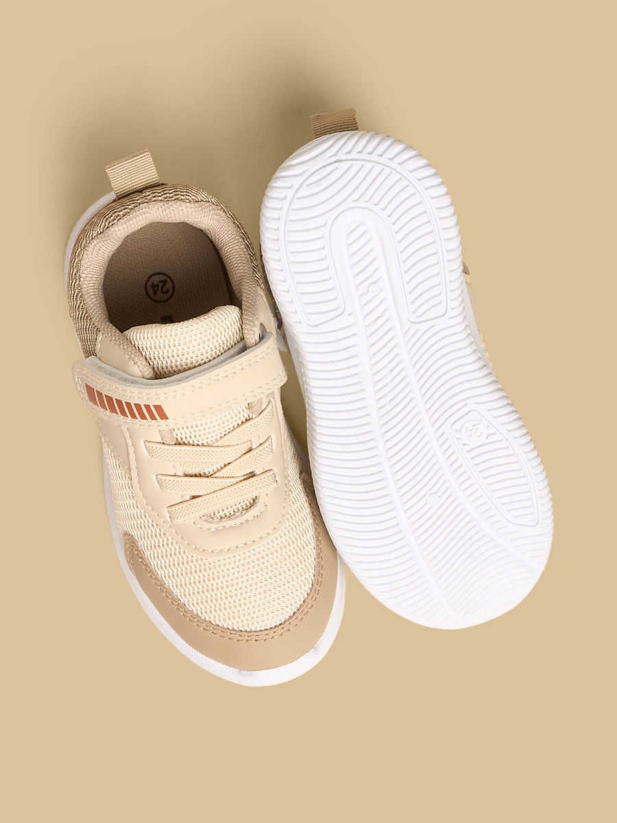 Panelled Sports Shoes with Hook and Loop Closure