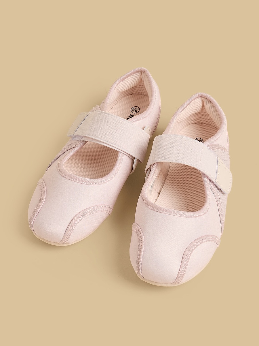 Panelled Sports Shoes with Hook and Loop Closure