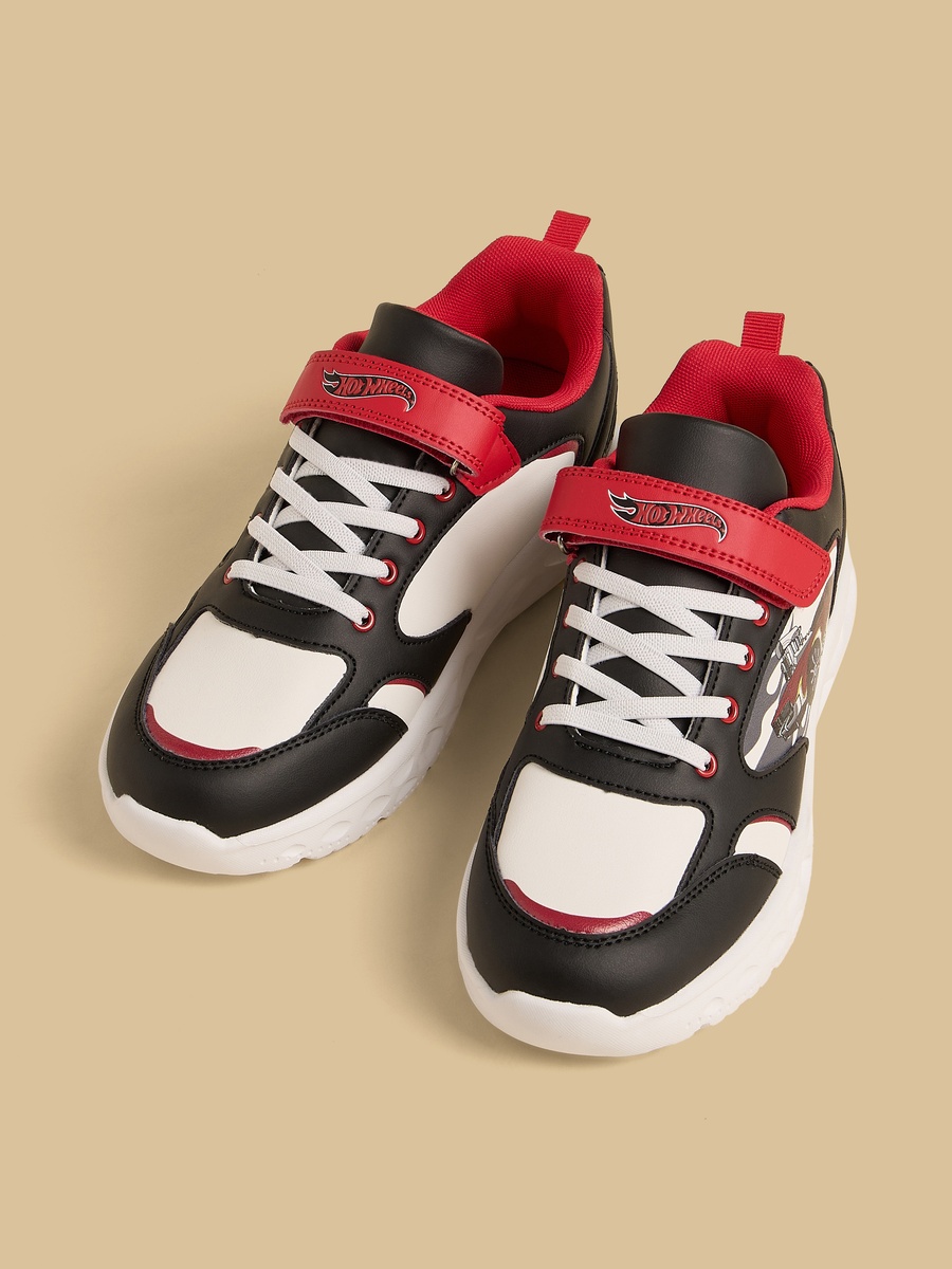 Hot Wheels Print Sports Shoes with Hook and Loop Closure