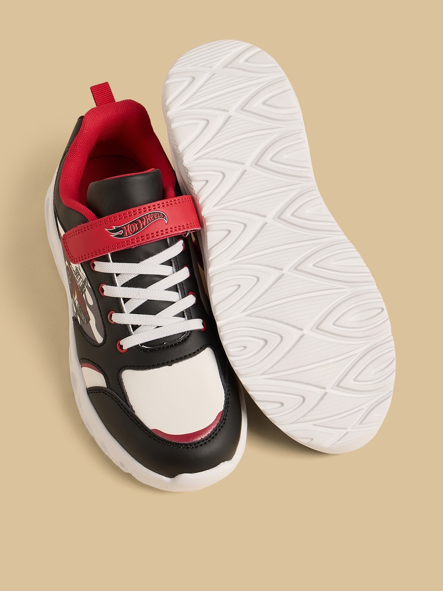 Hot Wheels Print Sports Shoes with Hook and Loop Closure