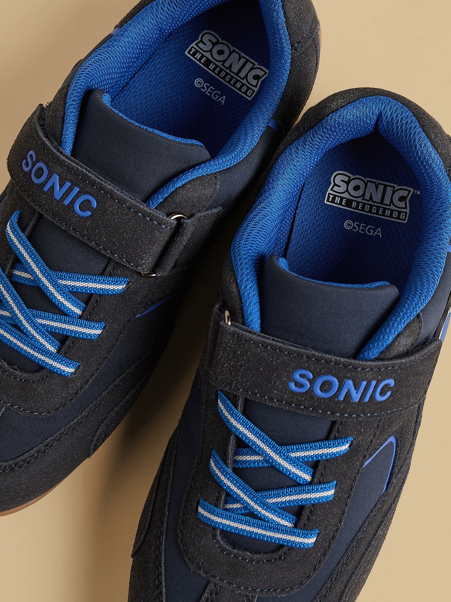 Sonic the Hedgehog Applique Sports Shoes with Hook and Loop Closure