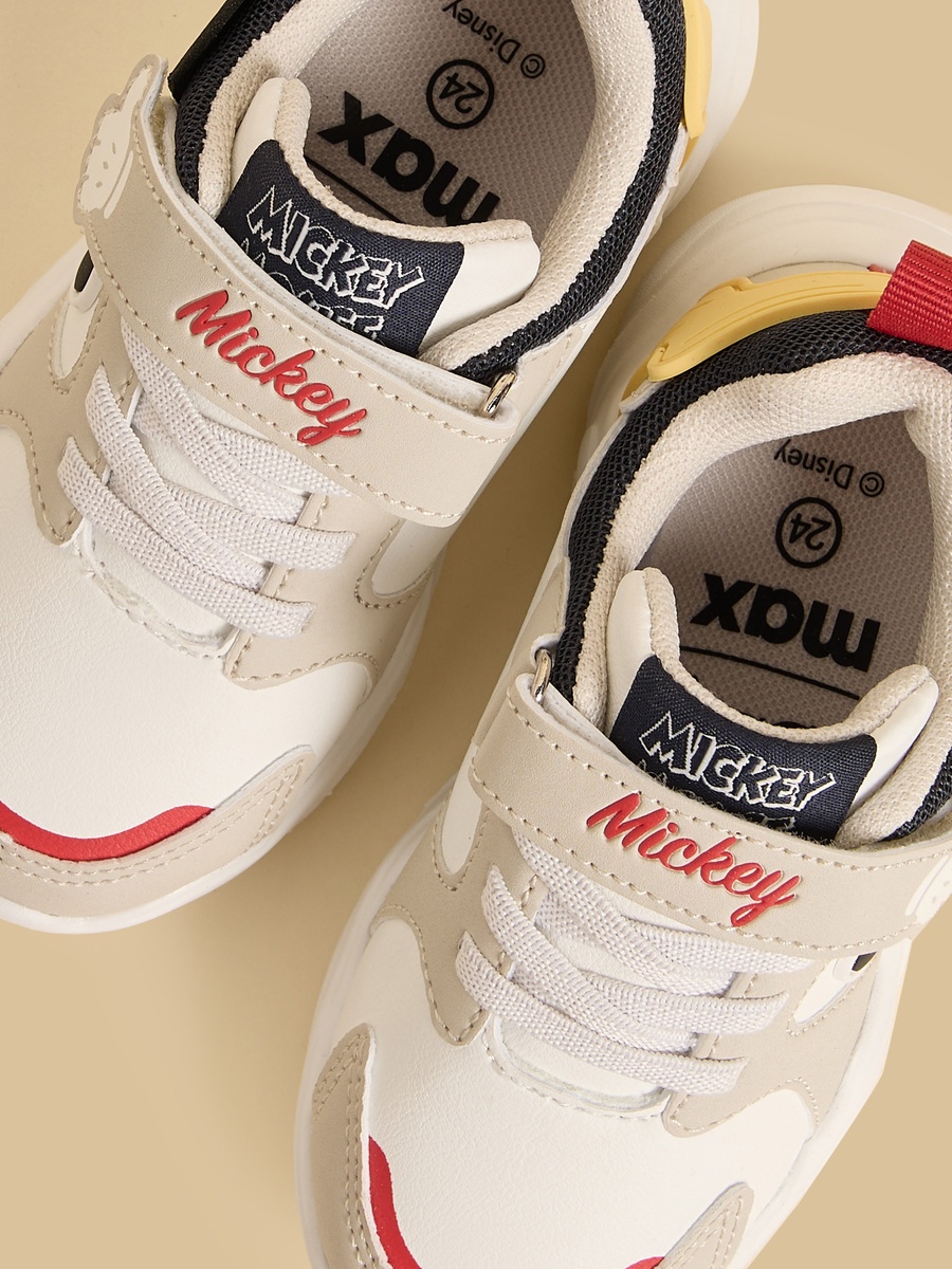 Mickey Mouse Applique Sports Shoes with Hook and Loop Closure