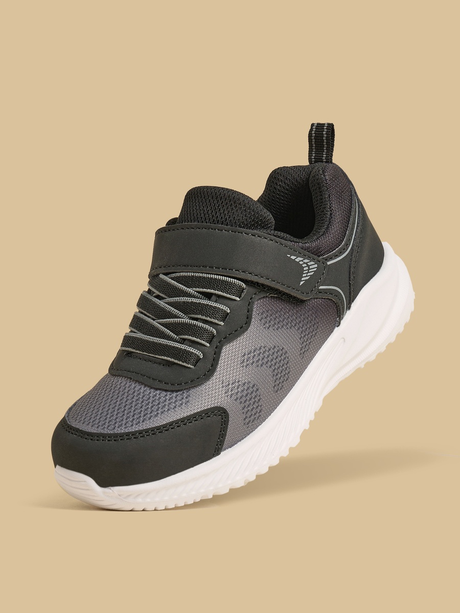 Mesh Sports Shoes with Hook and Loop Closure