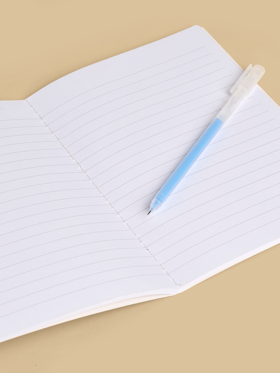 Stitch 8-Piece Stationery Set