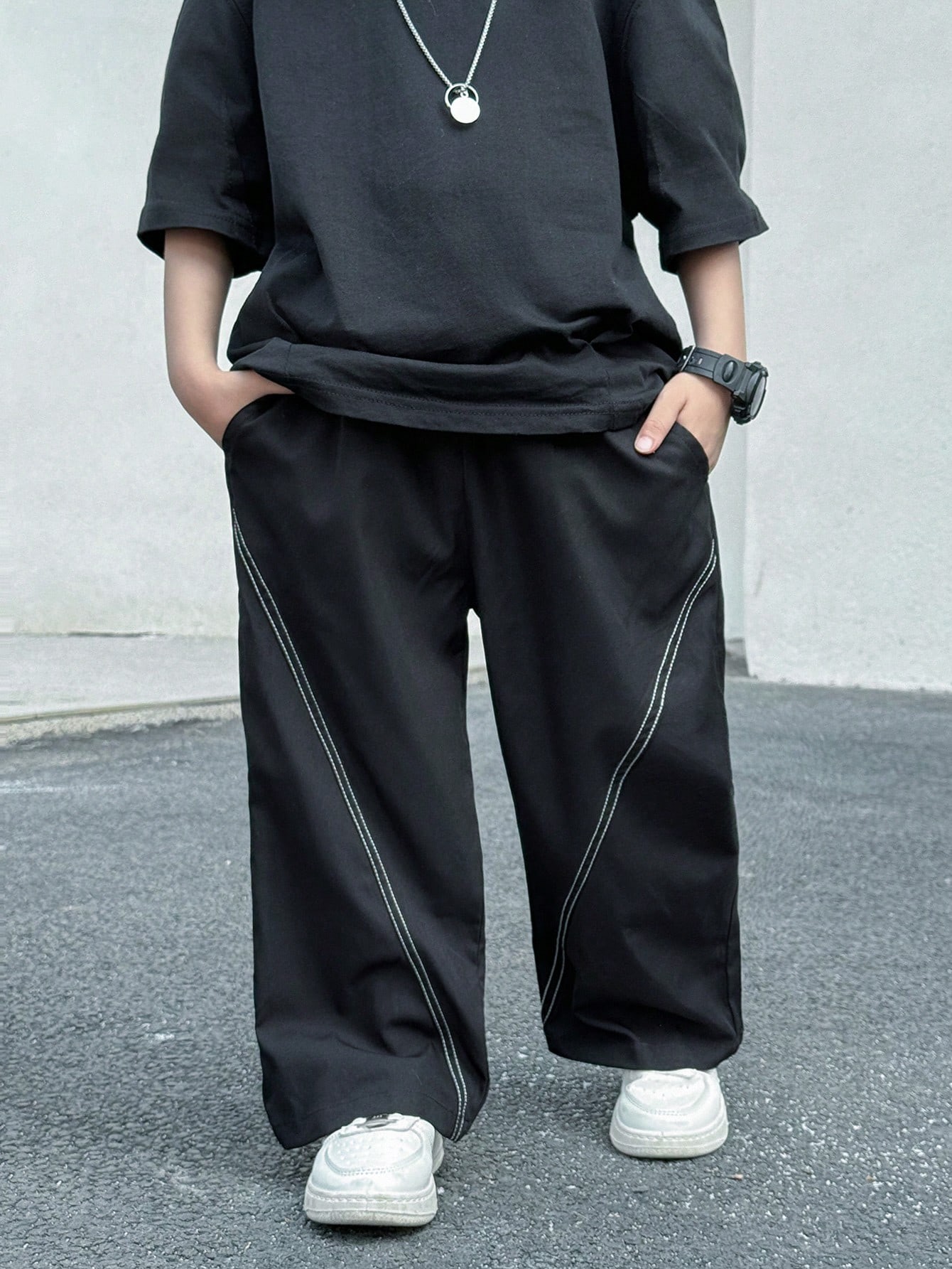 Black Solid Regular Pants