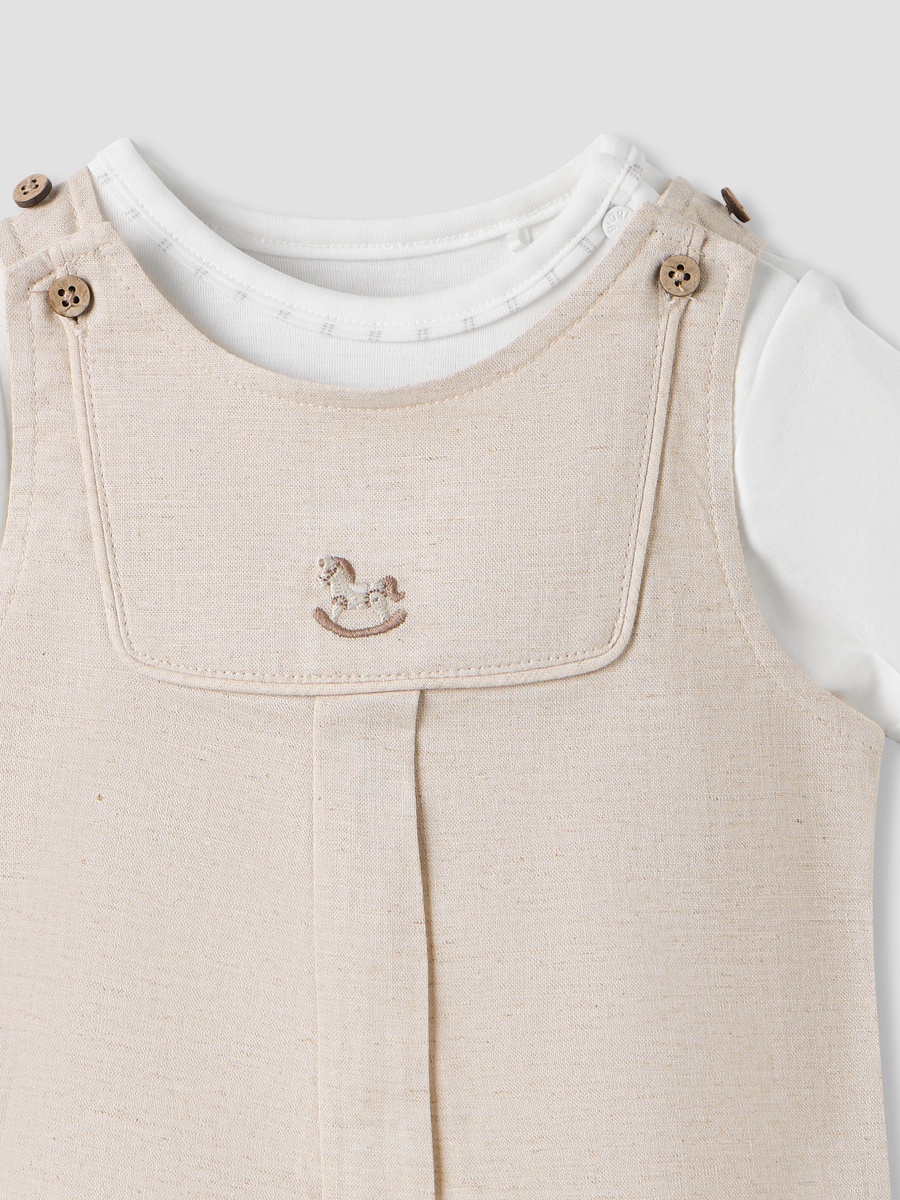 Solid Dungarees with T-Shirt