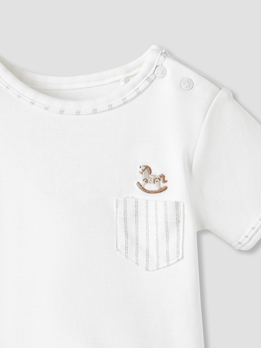 Solid Dungarees with T-Shirt