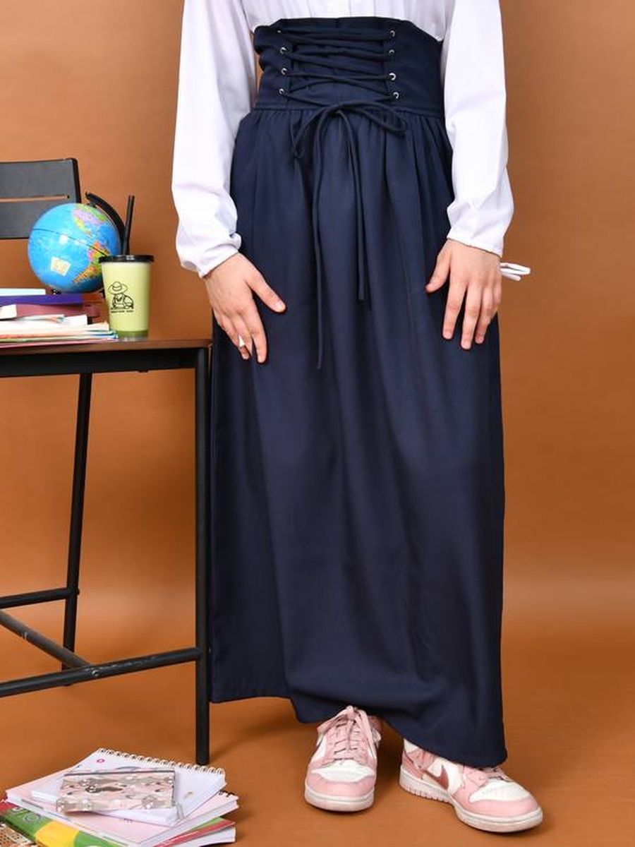 تنورة بكسرات واسعة وأربطة للبنات
