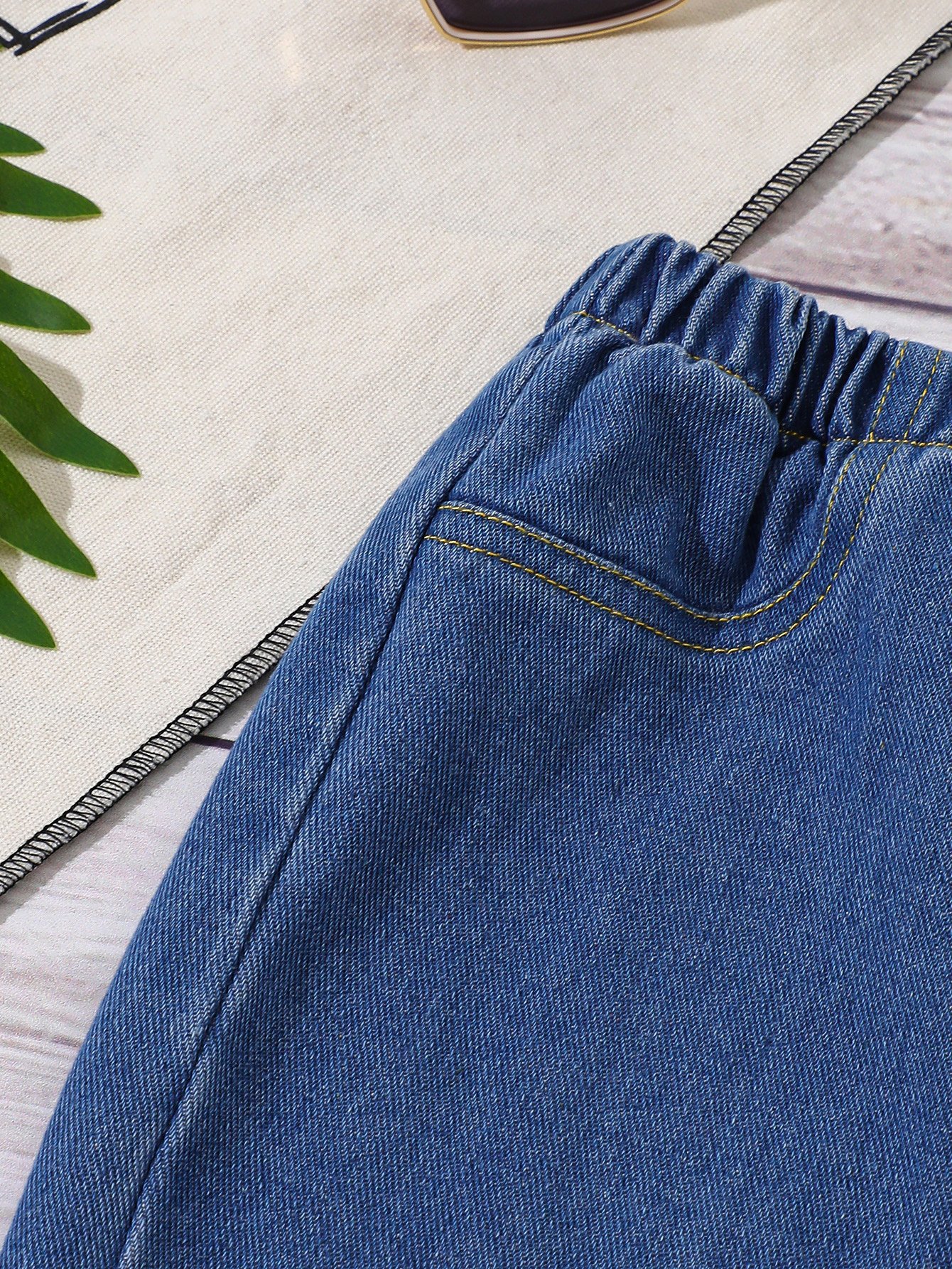 Blue Solid Straight Jeans