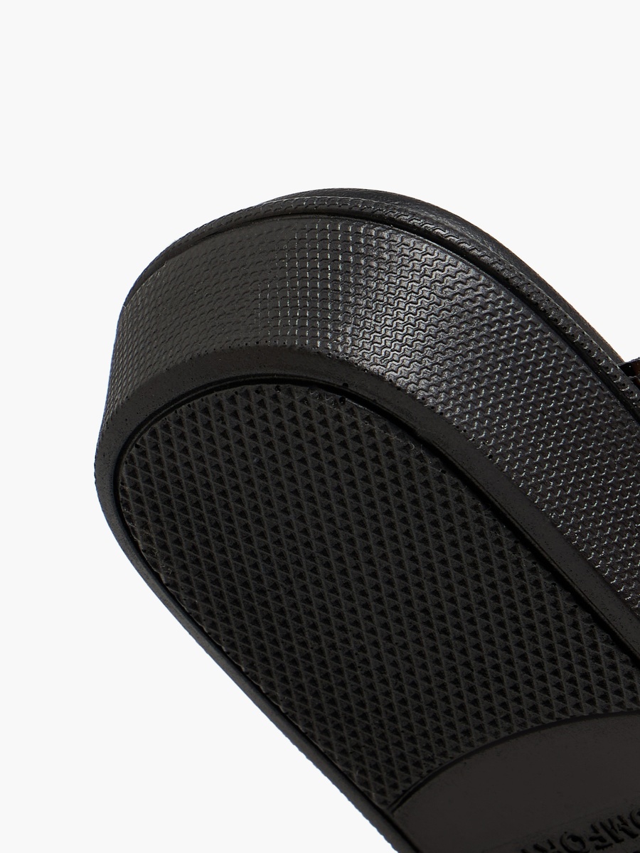 Textured Arabic Sandals