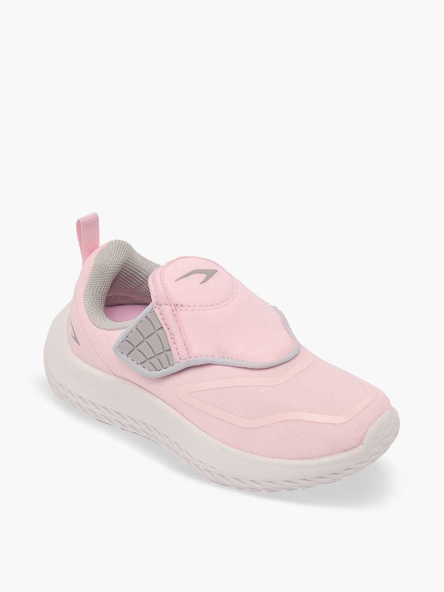 Hook and Up Sports Shoes