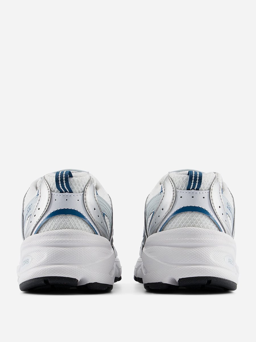 530 Sneakers