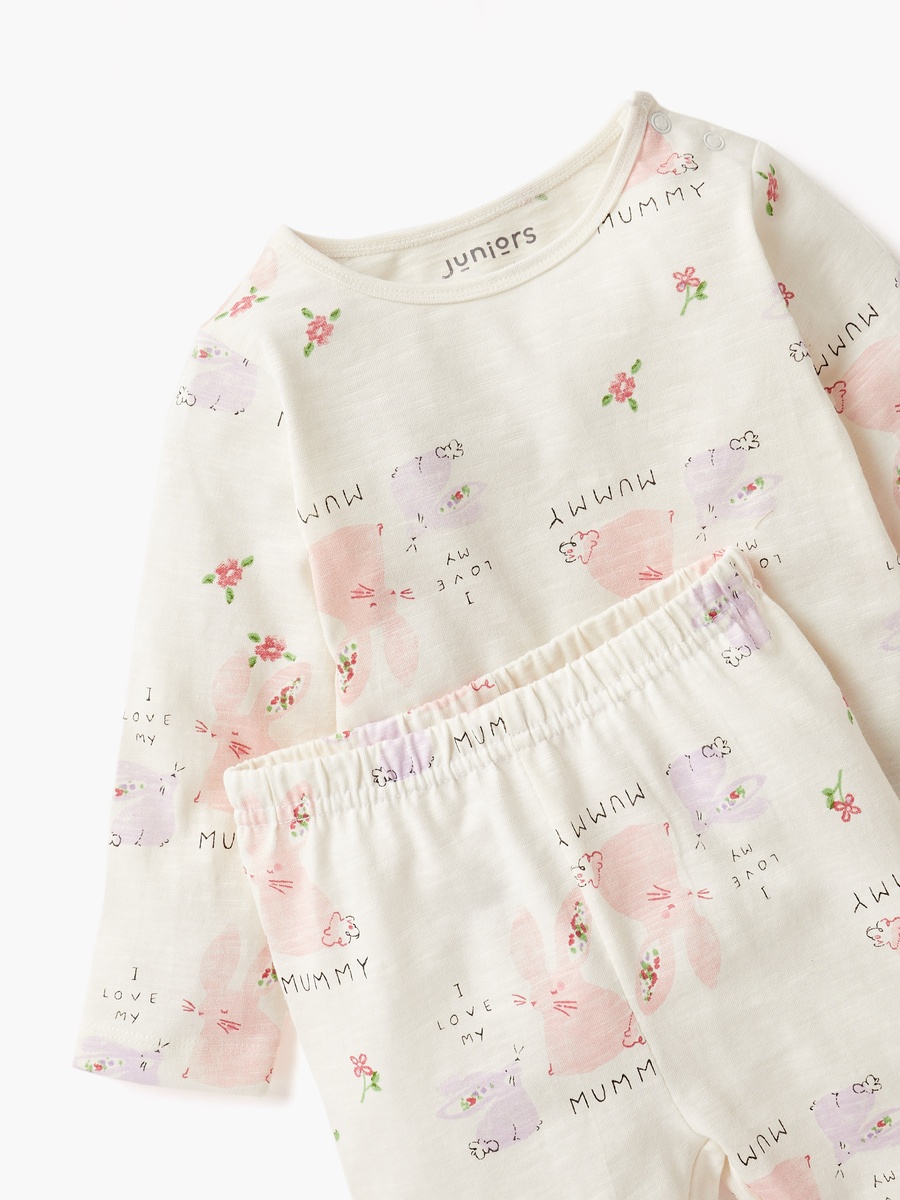 طقم بيجاما من بنطال وتيشيرت بياقة دائرية وأكمام طويلة وطبعة دب