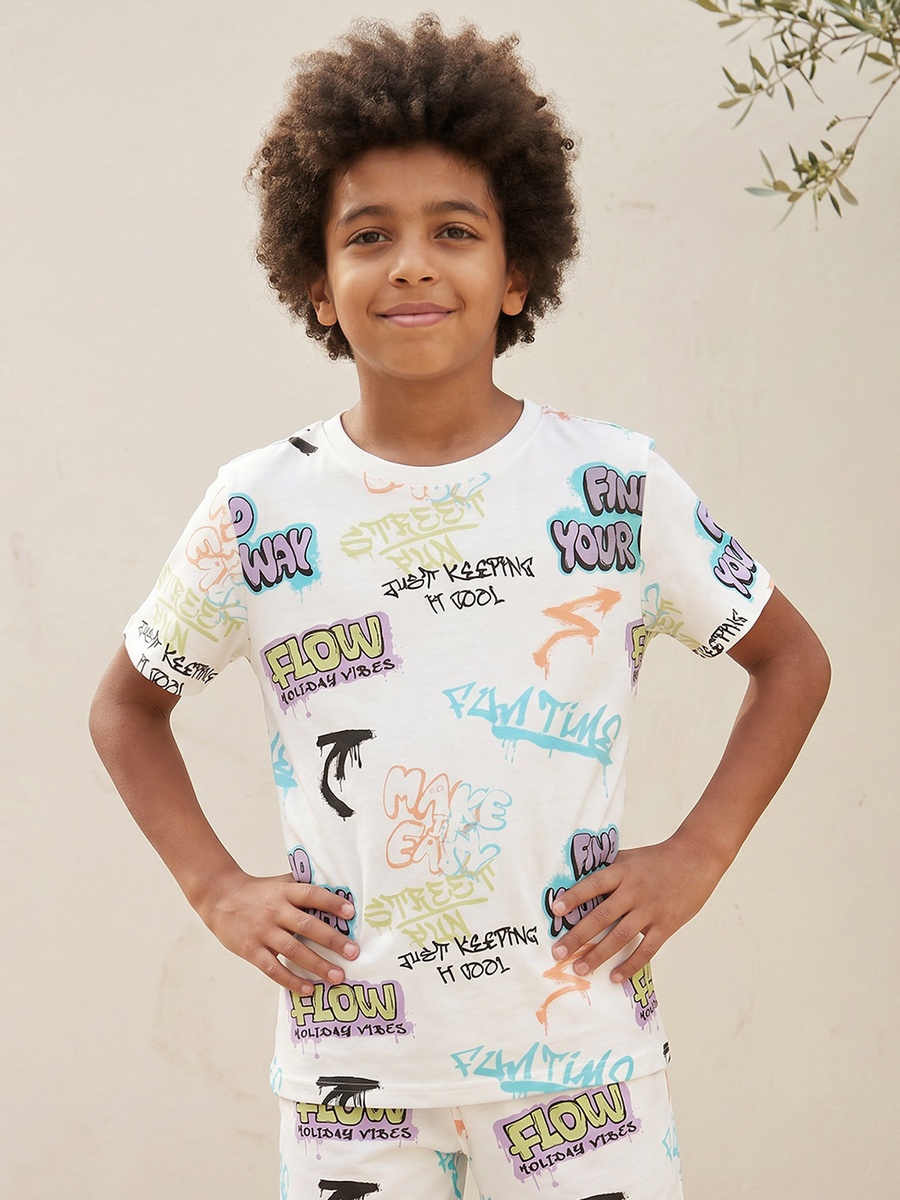 Crew Neck Short Sleeves T-Shirt and Shorts Set with Graffiti Print