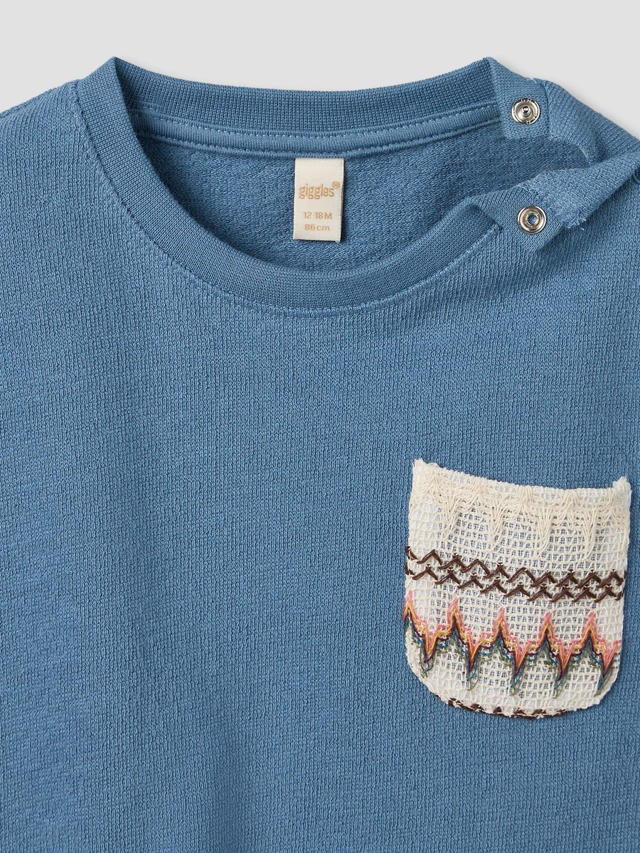 Round Neck Short Sleeves T-Shirt with Embroidered Pocket
