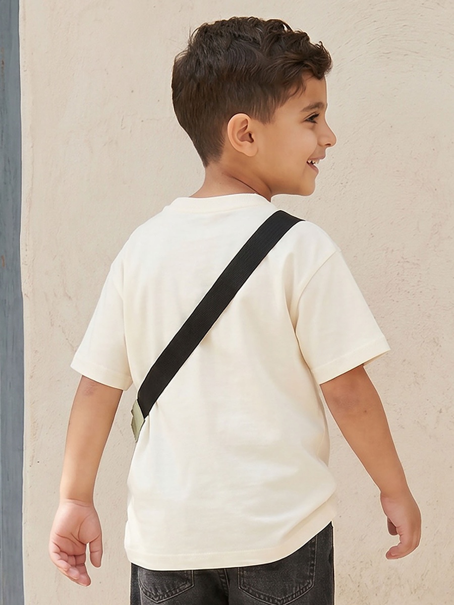 Crew Neck Short Sleeves T-Shirt with Crossbody Bag Accent