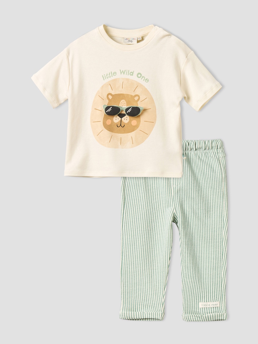 Crew Neck Short Sleeves T-Shirt and Pants Set with Lion Print