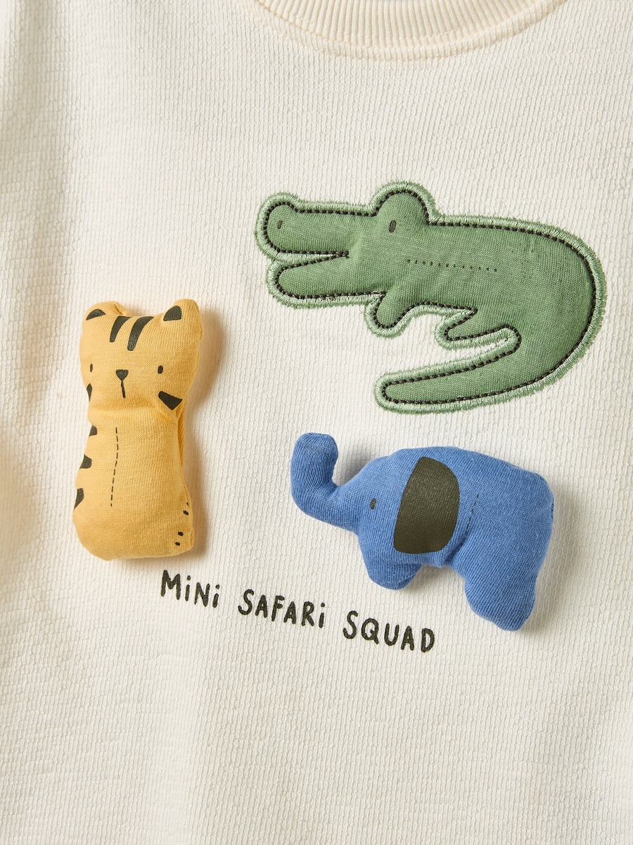 Crew Neck Short Sleeves T-Shirt and Shorts Set with Safari Applique