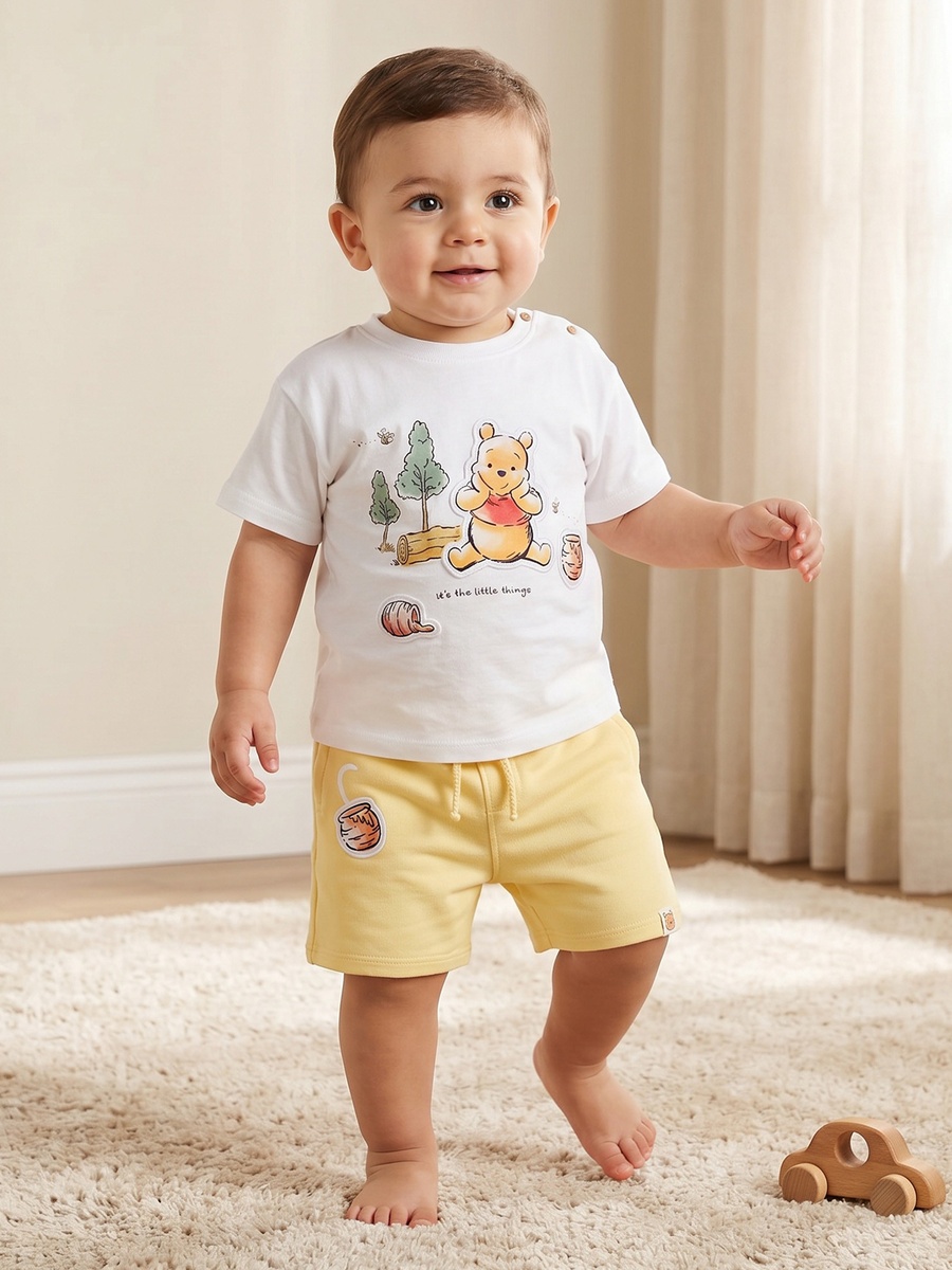 Crew Neck Short Sleeves T-Shirt and Shorts Set with Winnie the Pooh Print