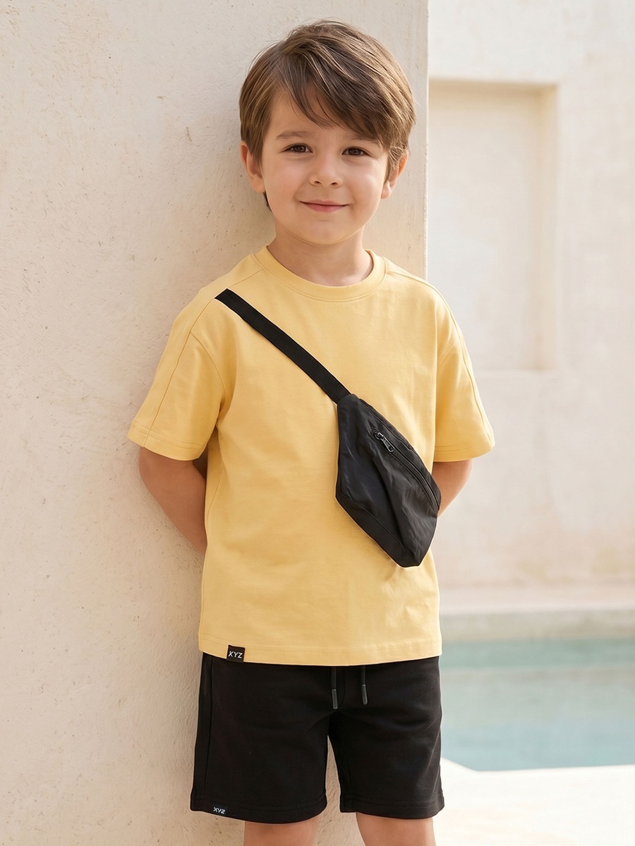 Crew Neck Short Sleeves T-Shirt and Shorts Set with Bag Accent