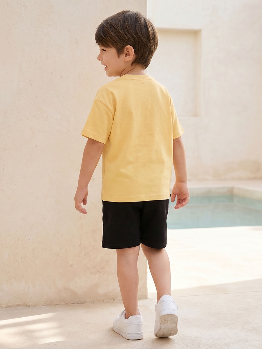 Crew Neck Short Sleeves T-Shirt and Shorts Set with Bag Accent