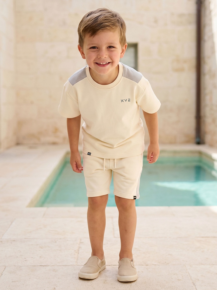 Crew Neck Short Sleeves T-Shirt and Shorts Set with Panelled Design