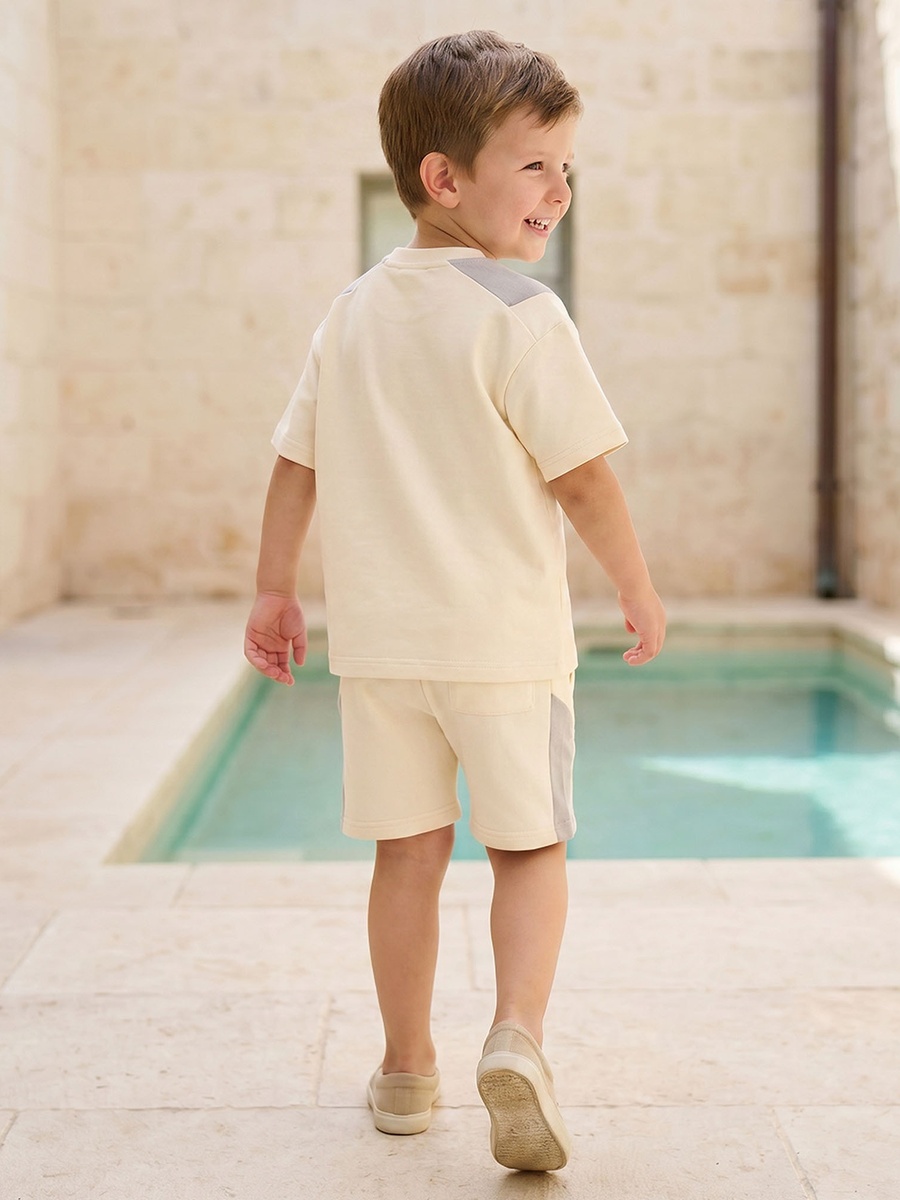 Crew Neck Short Sleeves T-Shirt and Shorts Set with Panelled Design