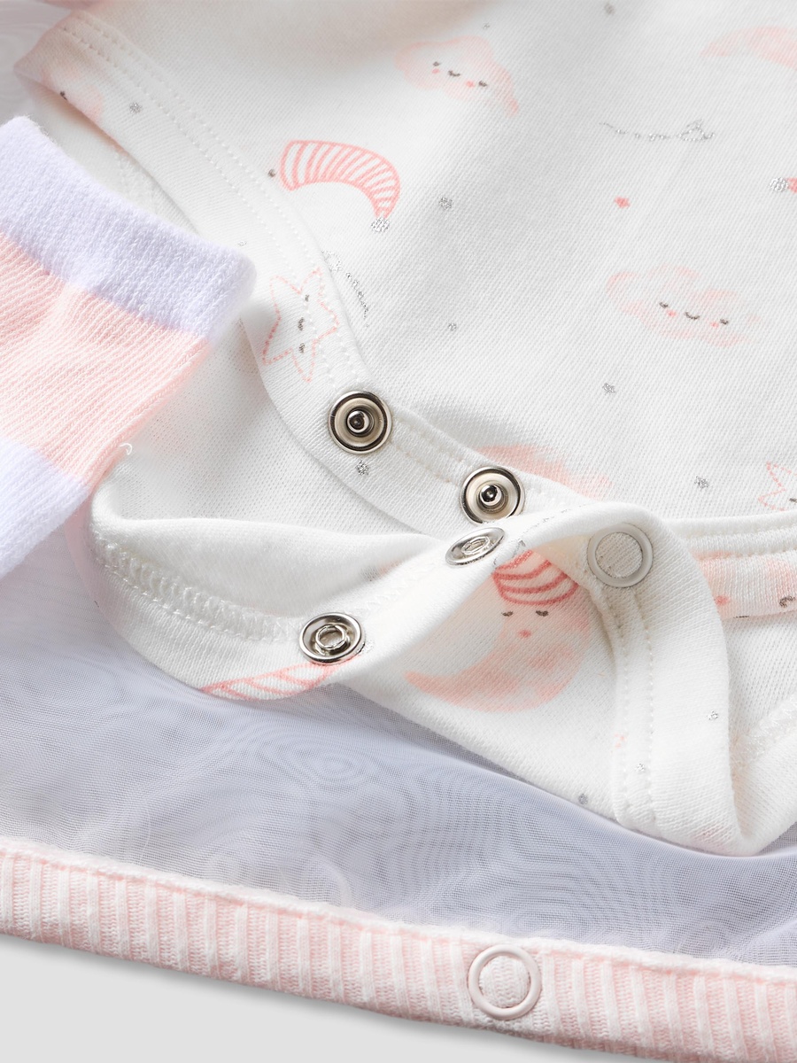 Set of 8 Clothing Gift Set with Gift Bag