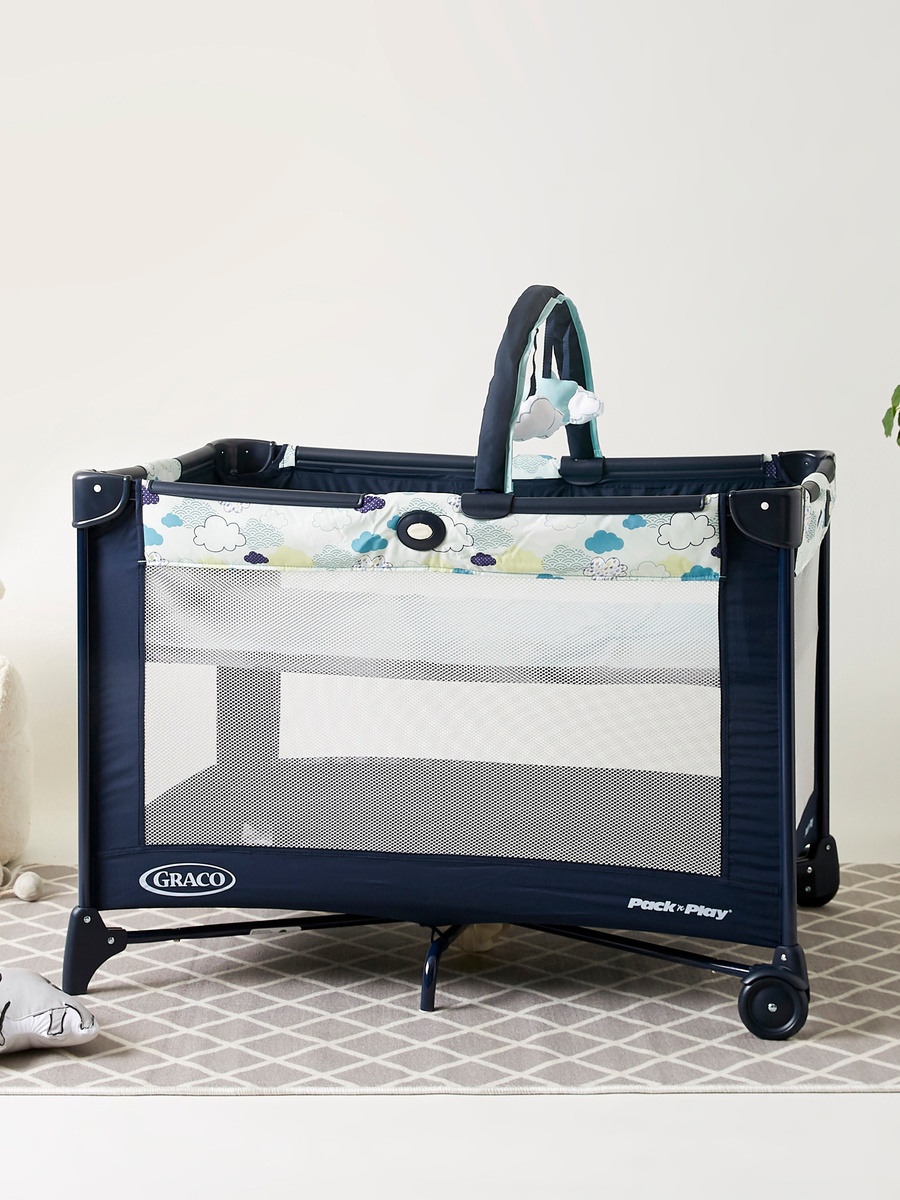 Compact Blue Travel Cot with Signature Graco Push-Button Fold (up to 3 Years)