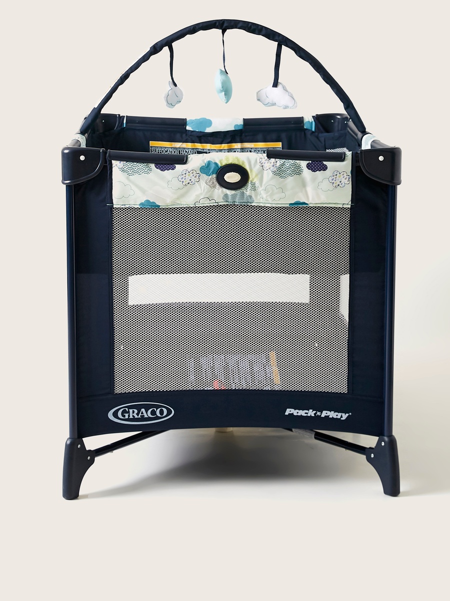 Compact Blue Travel Cot with Signature Graco Push-Button Fold (up to 3 Years)