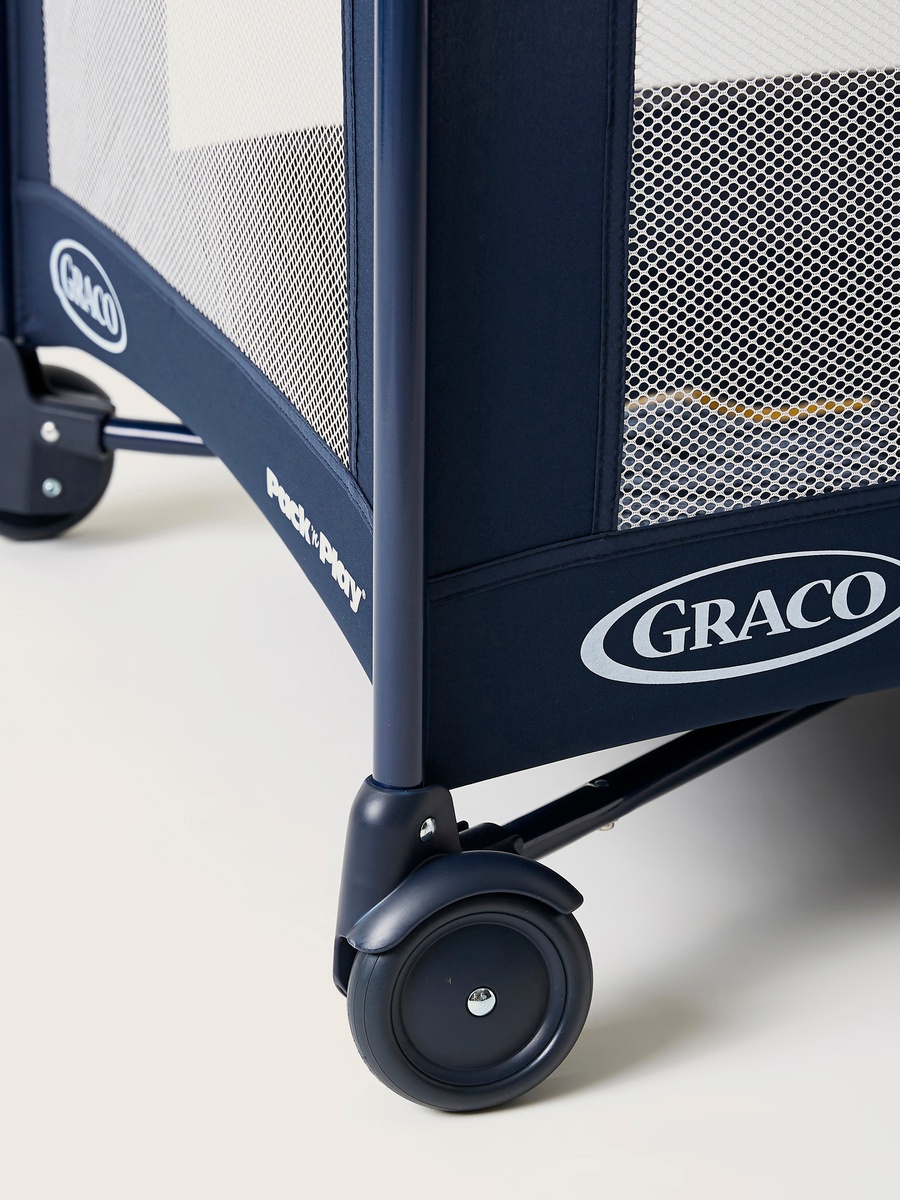 Compact Blue Travel Cot with Signature Graco Push-Button Fold (up to 3 Years)