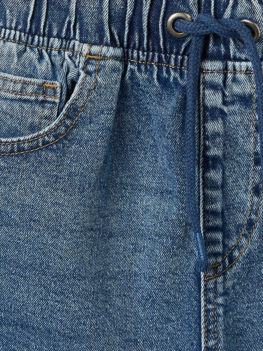 Knee Length Mid-Rise Shorts with Pockets