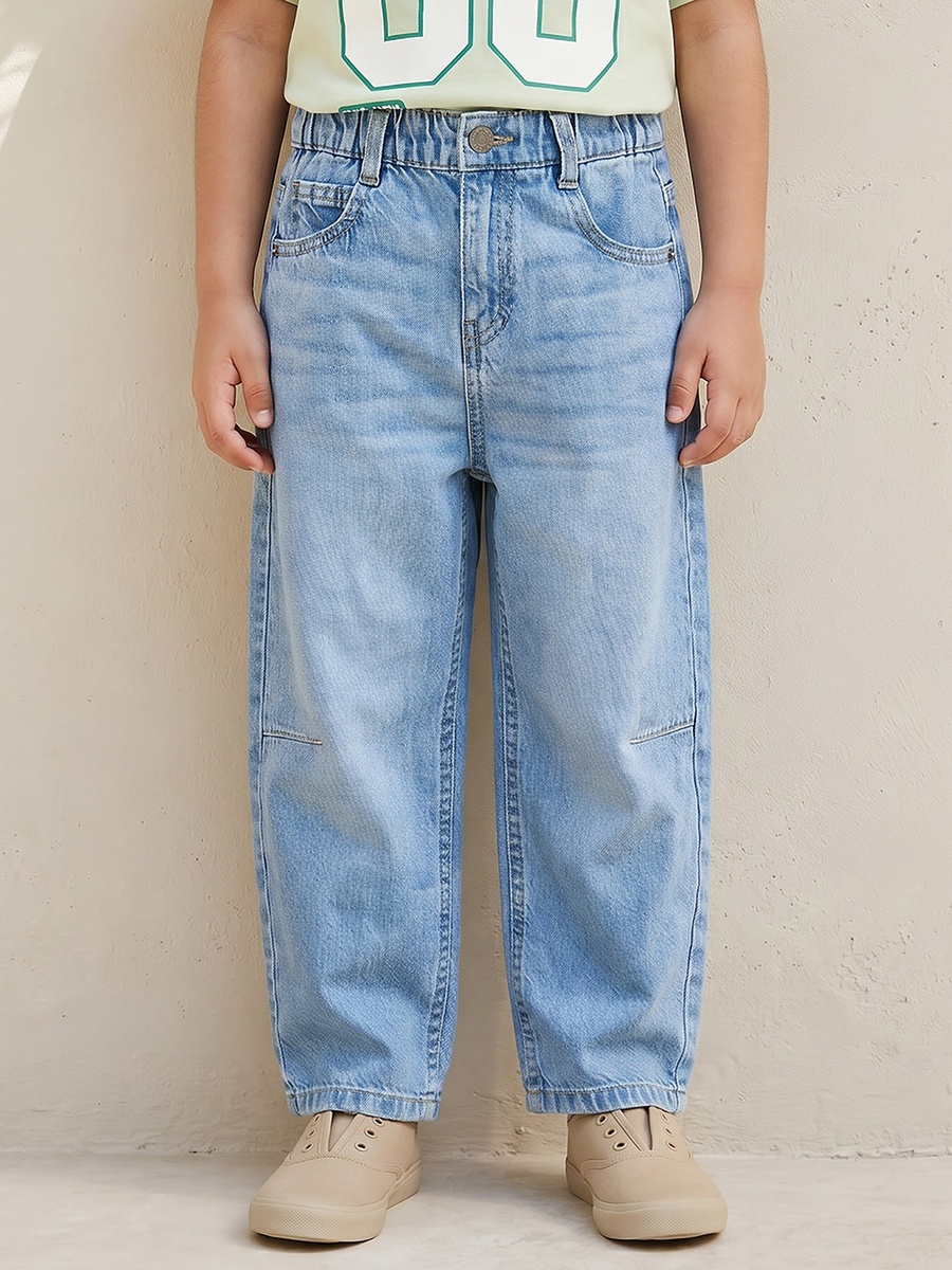 Mid Rise Balloon Fit Jeans with Pockets