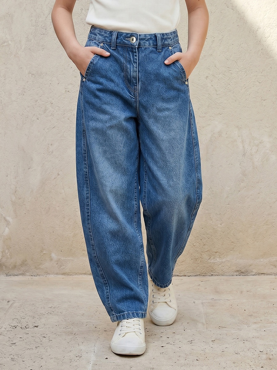 Button Closure Regular Fit Jeans with Pockets