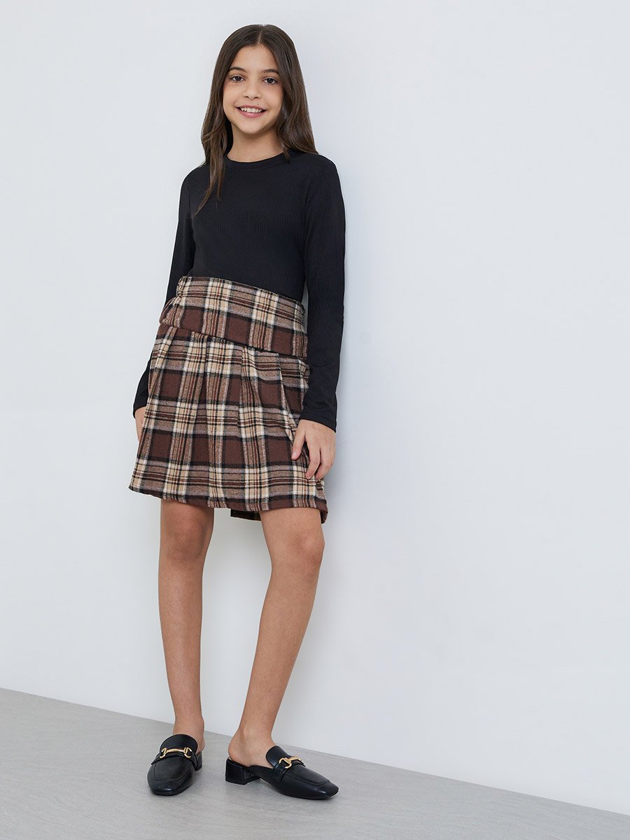 Teen Girls Solid Knit T-Shirt and Pleated Checked Skirt Set